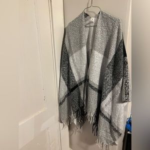 Pink Lily grey shawl